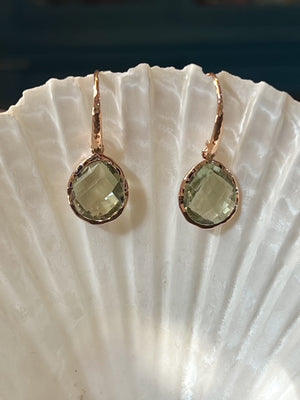Riva - wavy edge earrings gold green amethyst