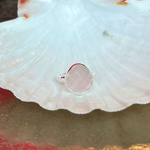 Riva - wavy edge ring silver rose quartz
