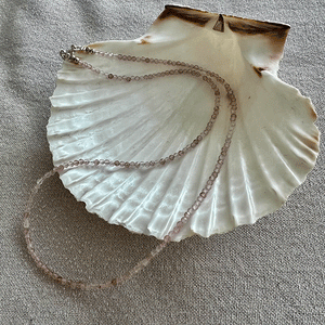 Sia - strawberry quartz necklace 41 cm