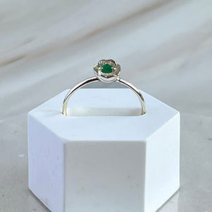 Dahlia - silver mini flower ring emerald