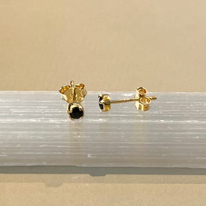 Sumi - sapphire gold stud earrings September