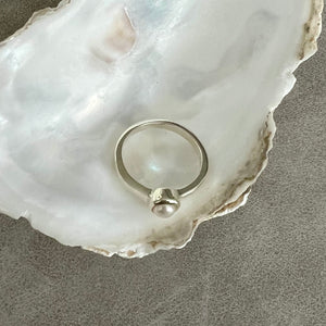 Ava - Ring with round pearl silver