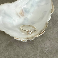 Ava - Ring with round pearl silver