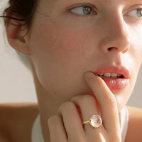 Flore - flowercup ring rose quartz gold