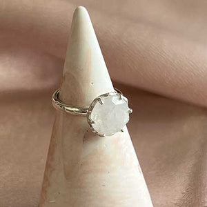 Flore - silver flower cup moonstone ring