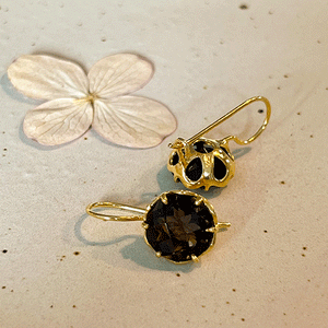 Flore - flowercup earrings with gemstone gold smoky quartz