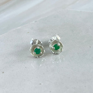 Dahlia - mini flower stud earring silver with emerald gemstone