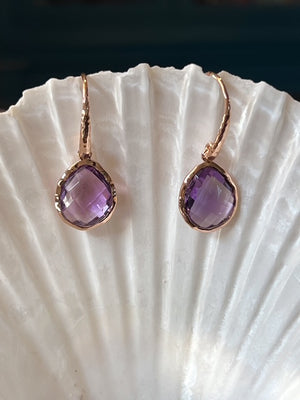 Riva - wavy edge earrings gold light amethyst