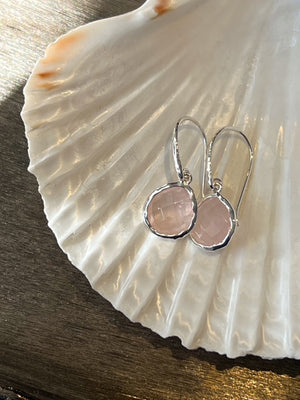 Riva - wavy edge silver earrings with rose quartz