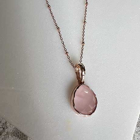 Riva - Wavy Edge Rose Gold Pendant Rose Quartz Gemstone