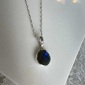 Silver necklace elongated link