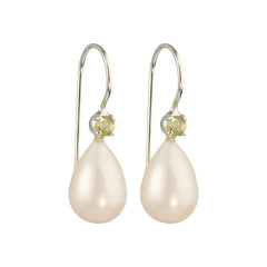 Uma - Pearl drops with peridot gemstones silver