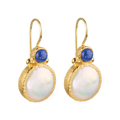Devi - Pearl earrings gold with lapis lazuli gemstone