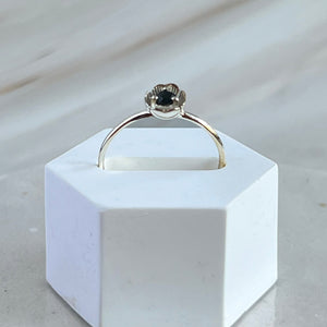 Dahlia - silver mini flower ring sapphire