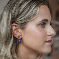 Yaya - stud earrings gold sapphire September