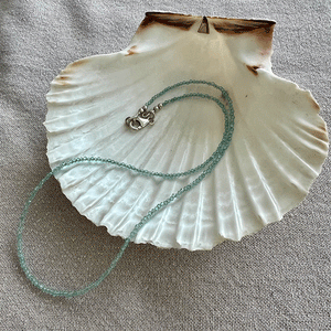 Sia - Light apatite necklace 46 cm