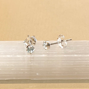 Sumi - stud earrings silver blue topaz November