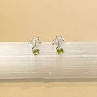 Sumi - stud earrings silver peridot August