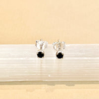 Sumi - stud earrings silver sapphire September