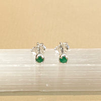 Sumi - stud earrings silver emerald May