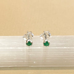 Sumi - stud earrings silver emerald May