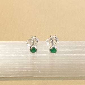 Sumi - stud earrings silver emerald May