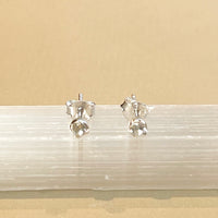 Sumi - stud earrings silver white topaz April