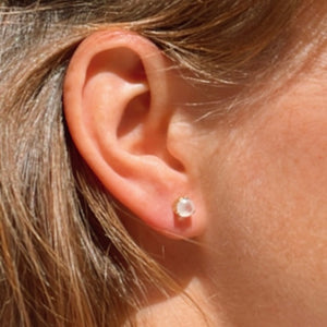 Yaya - stud earrings gold emerald May