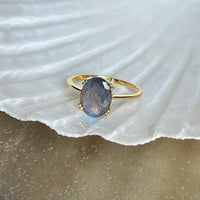 Nila - gold ring with oval labradorite gemstone