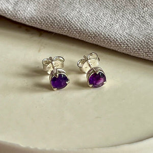 Yaya - silver stud earrings amethyst February