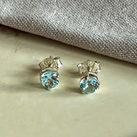 Yaya - stud earrings silver blue topaz November