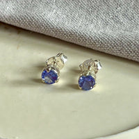 Yaya - stud earrings silver tanzanite December