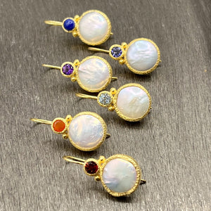 Devi - Pearl earrings silver with iolite gemstone